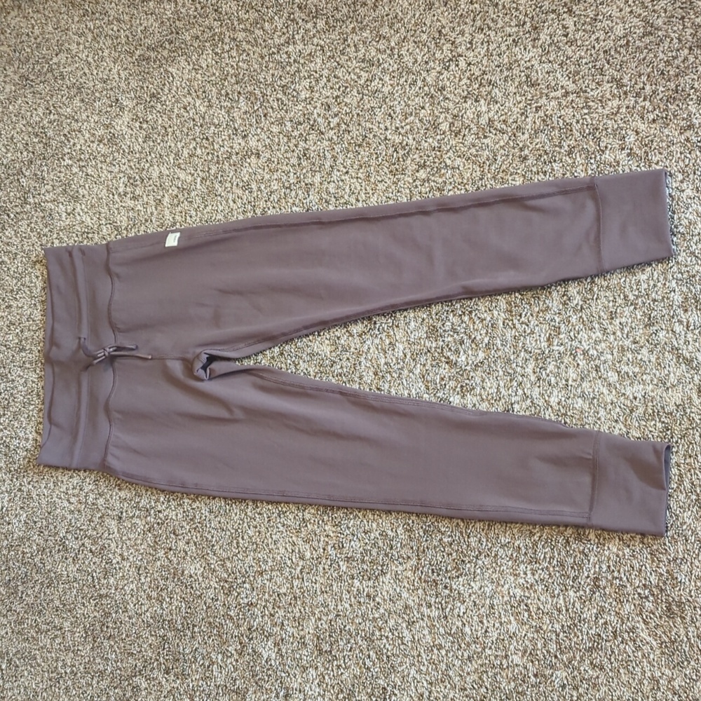 Vuori Daily Jogger - Picture 2 of 6